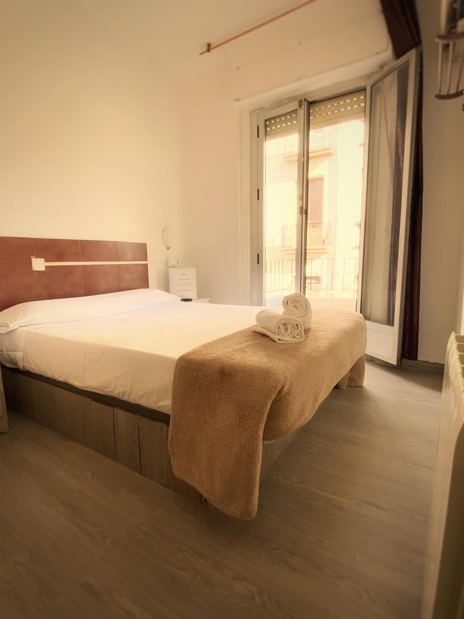 Latic Rooms Alicante Exterior photo